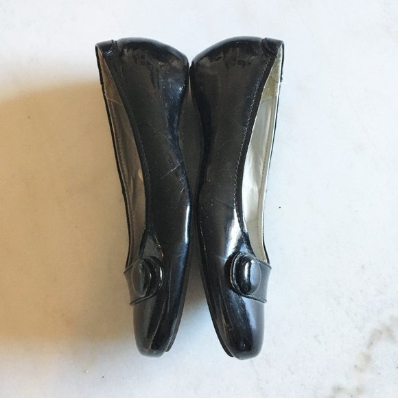 Nicole shiny black patent ballet flats / shoes with buttons - Picture 9 of 9